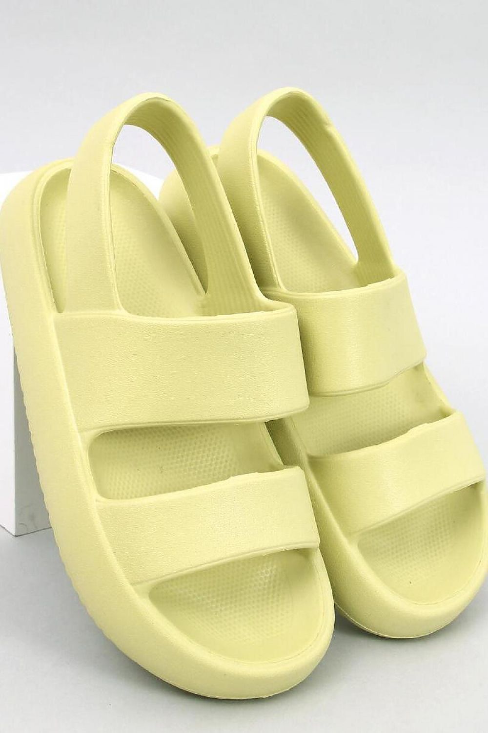 Sandals model 195643